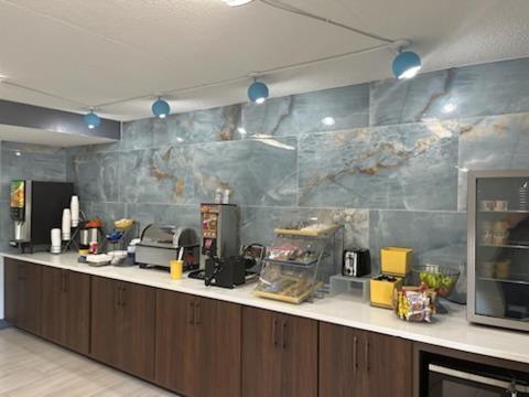Days Inn By Wyndham Фармвил Екстериор снимка