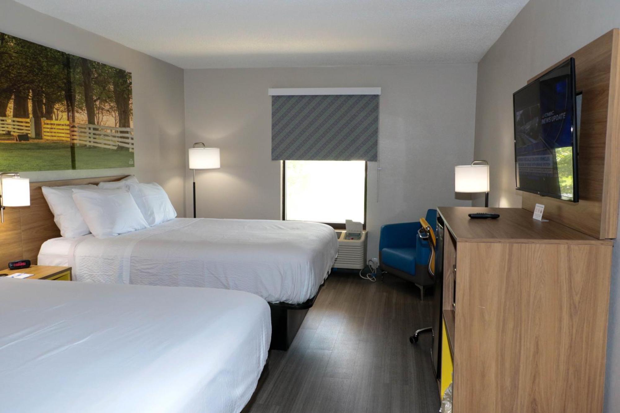Days Inn By Wyndham Фармвил Екстериор снимка